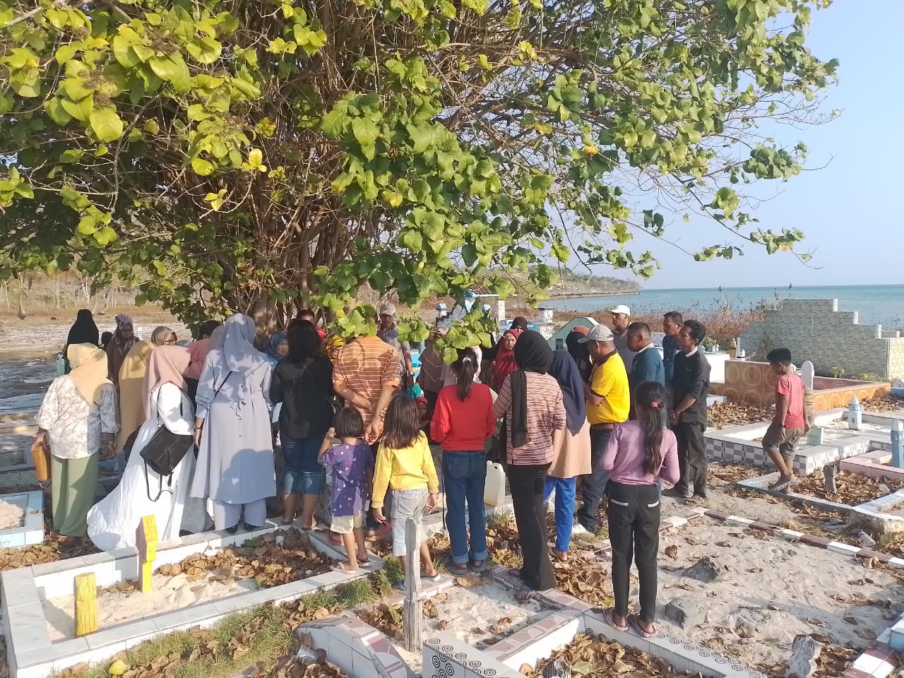 Ziarah ke Kuburan Keturunan LaOde Ande dan Abusari Wali di Talaga Kecil